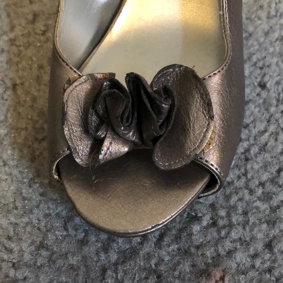 xhilaration Metallic Heels - Picture 3 of 5